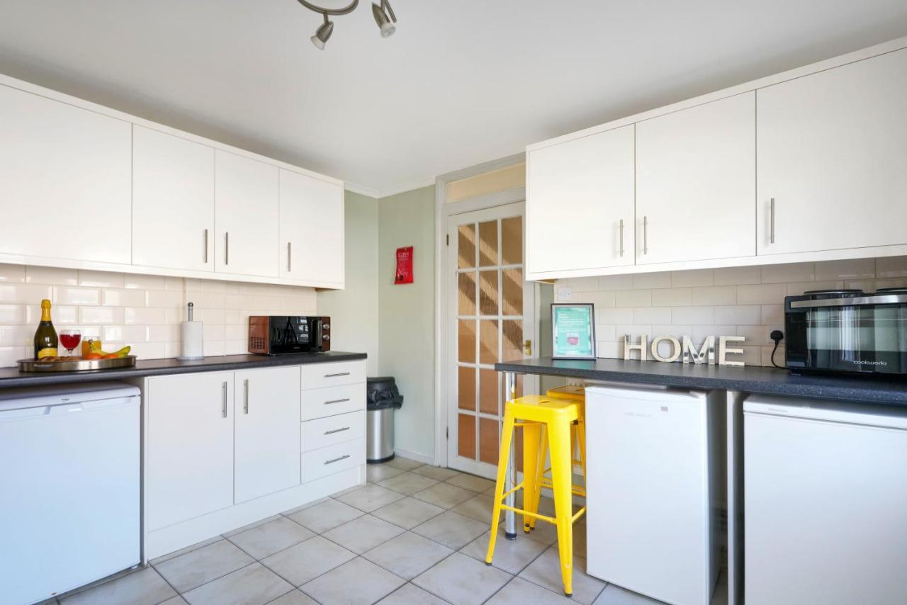 Mk House: Smart With Parking & Entertainment Holiday home Milton Keynes