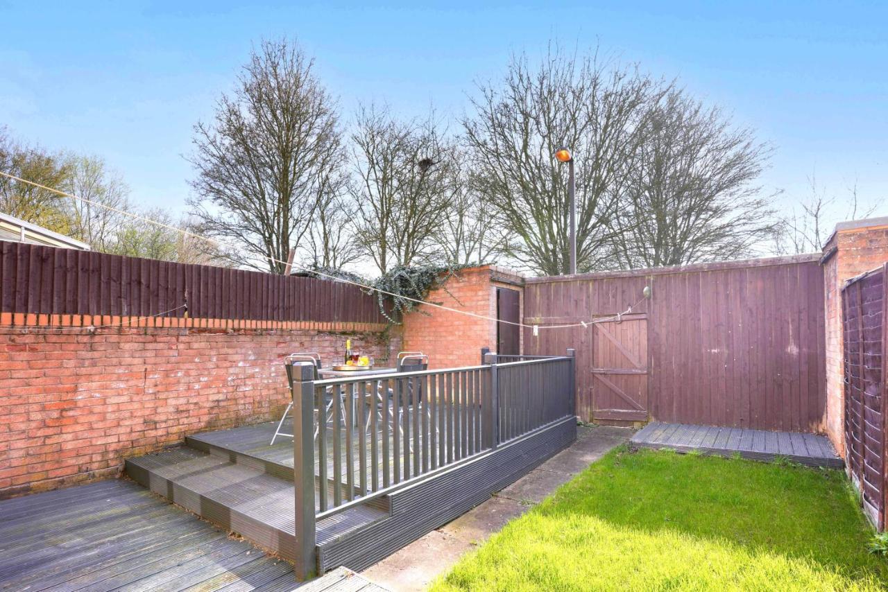 Mk House: Smart With Parking & Entertainment Milton Keynes